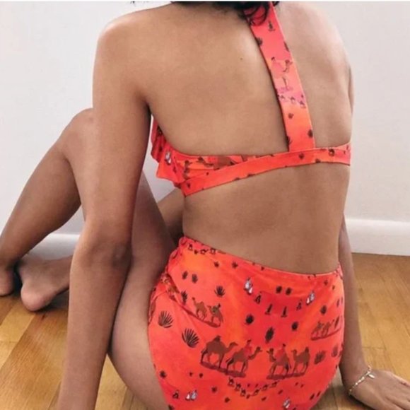 ⭐️ Camel Sands Desert Ruffled Boho Peasant Hipster Hippie Deco Farm Bikini Top - Picture 3 of 4